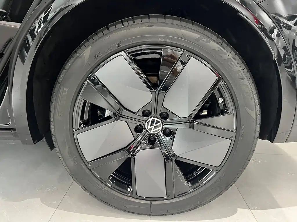 Volkswagen Touareg — миниатюра 8