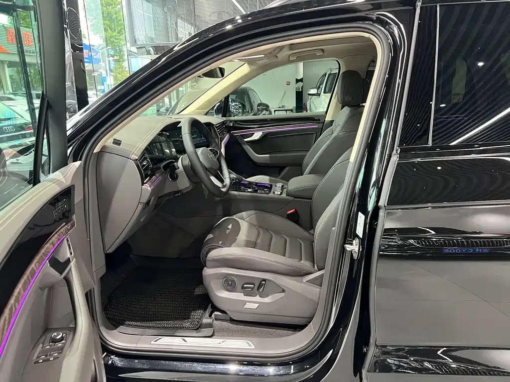 Volkswagen Touareg — миниатюра 10
