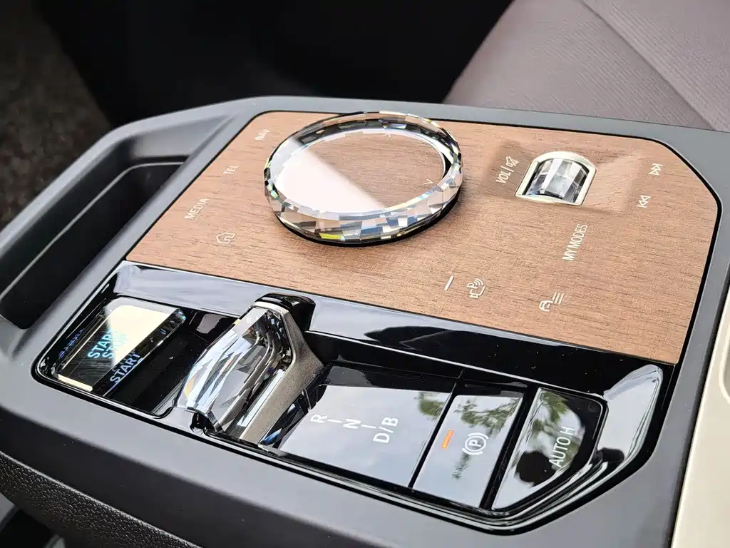 BMW iX — миниатюра 10