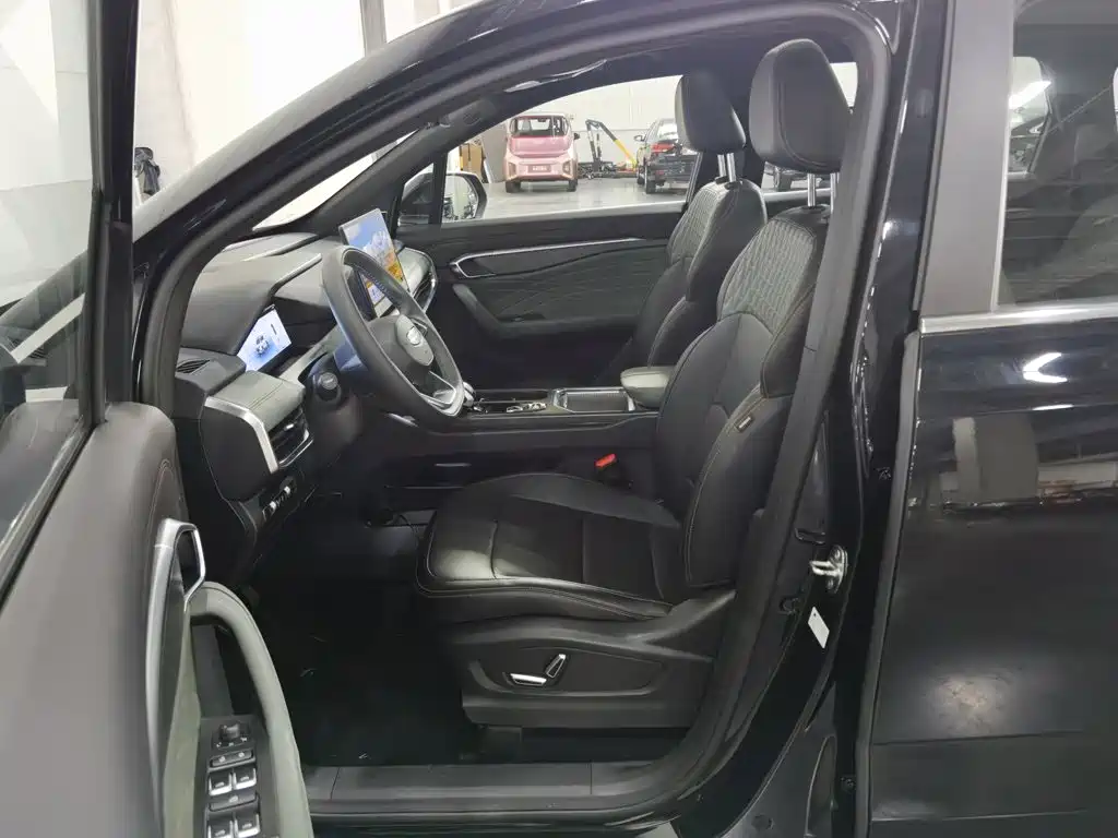 Geely Haoyue L — миниатюра 10