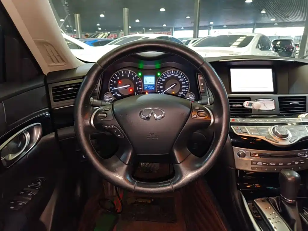 Infiniti Q70 — миниатюра 11