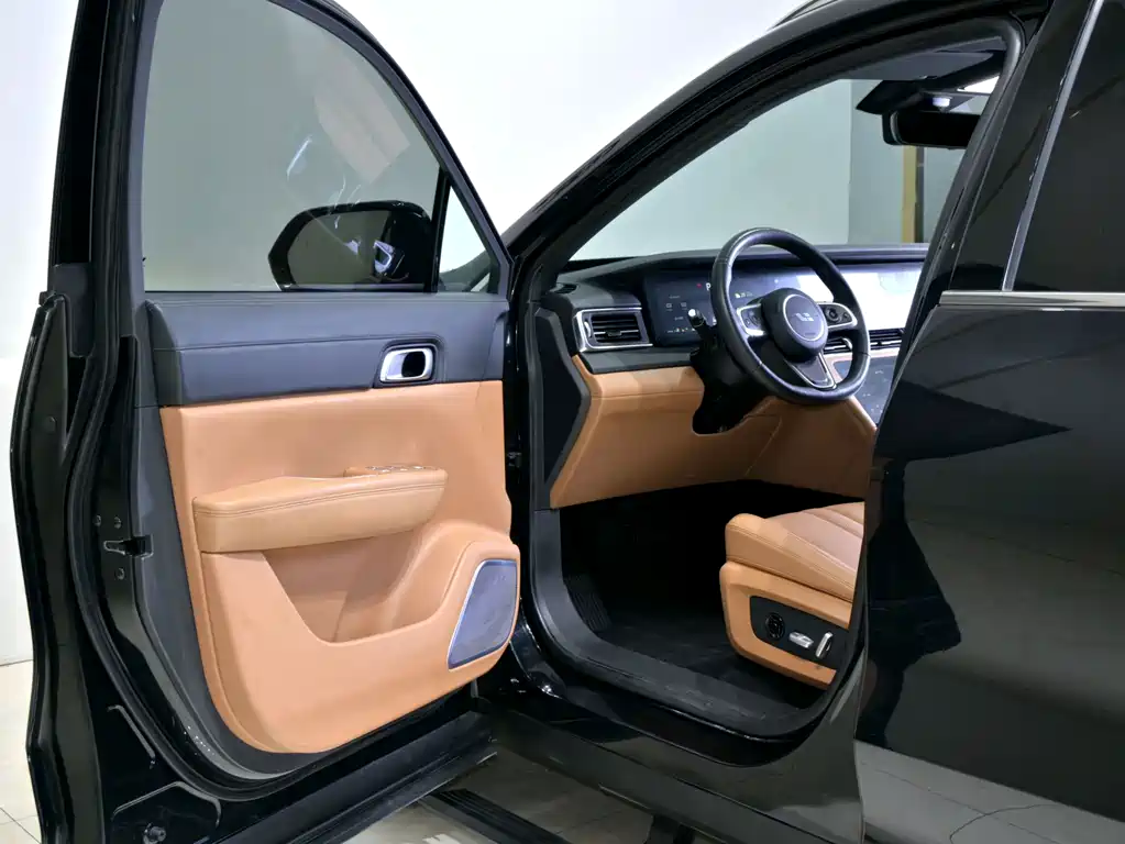 Li Auto Li ONE — миниатюра 8