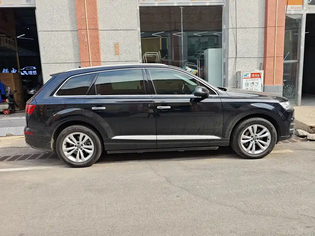 Audi Q7 — миниатюра 4