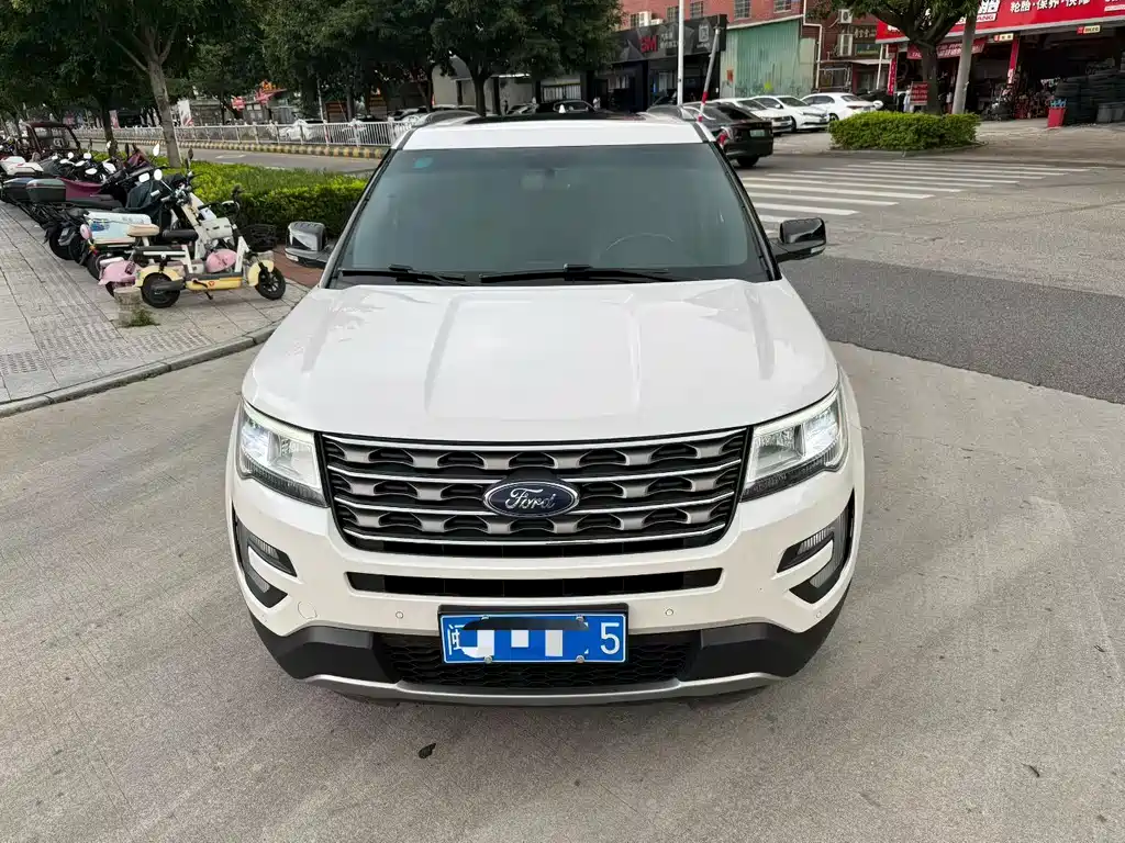Ford Explorer (Import) — миниатюра 2