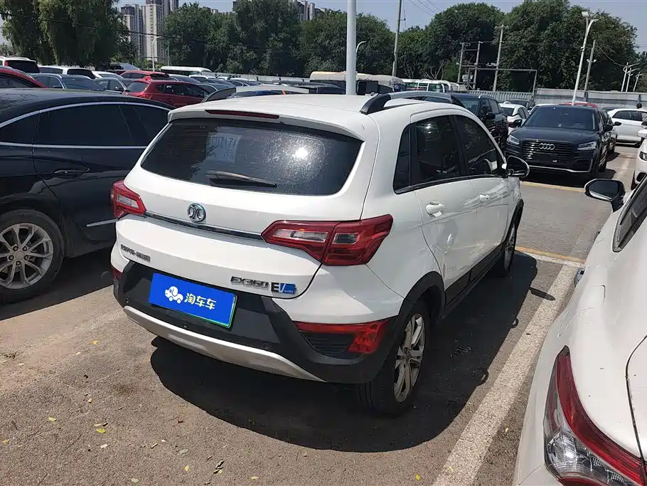 BAIC New Energy EX — миниатюра 3