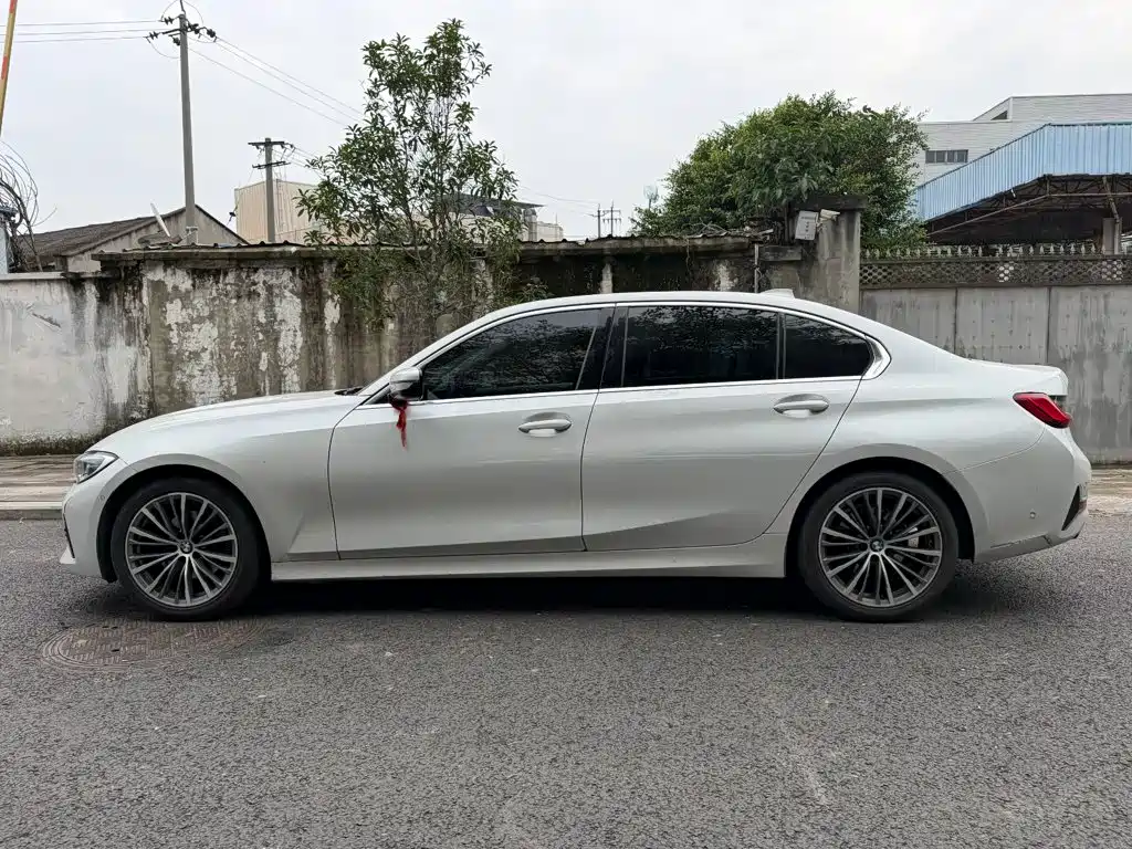 BMW 3 Series — миниатюра 3