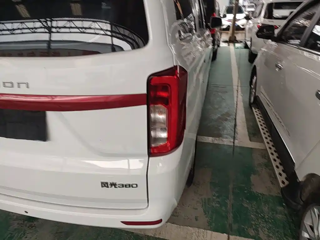 Dongfeng 380 2022 1.5L 7 мест