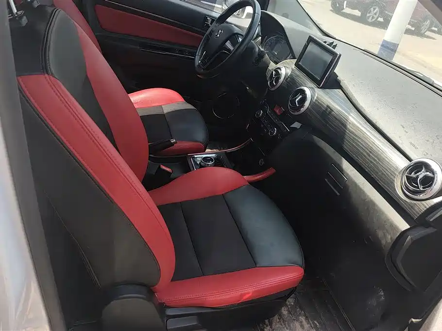 BAIC New Energy EX — миниатюра 8