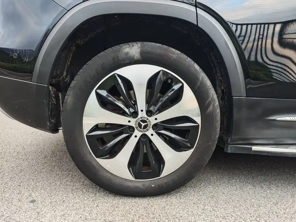 Mercedes-Benz GLB — миниатюра 12
