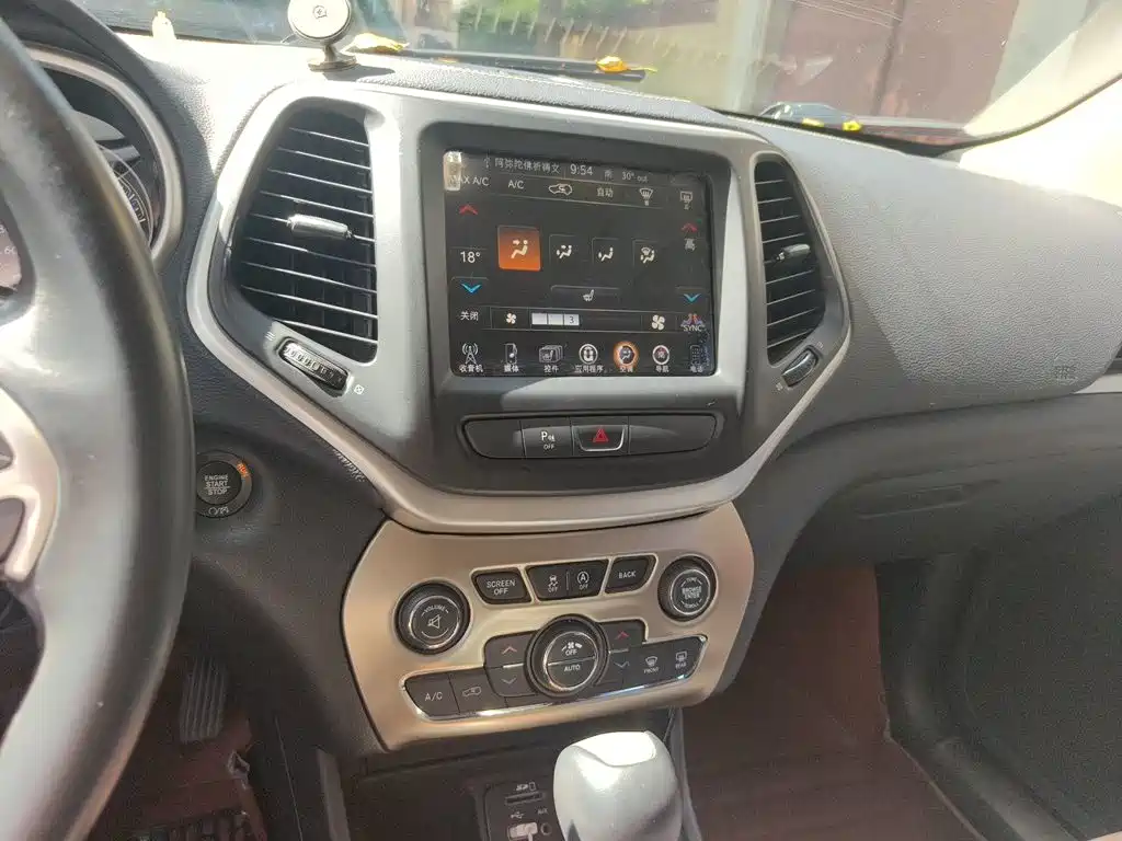 Jeep Cherokee — миниатюра 9