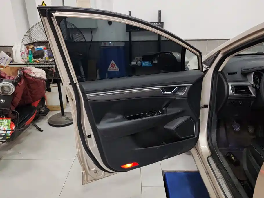 Geely Emgrand GS — миниатюра 7