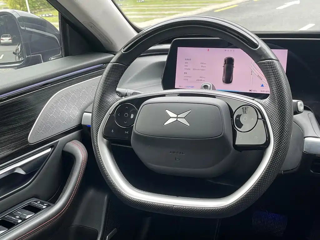 XPeng P7 — миниатюра 20