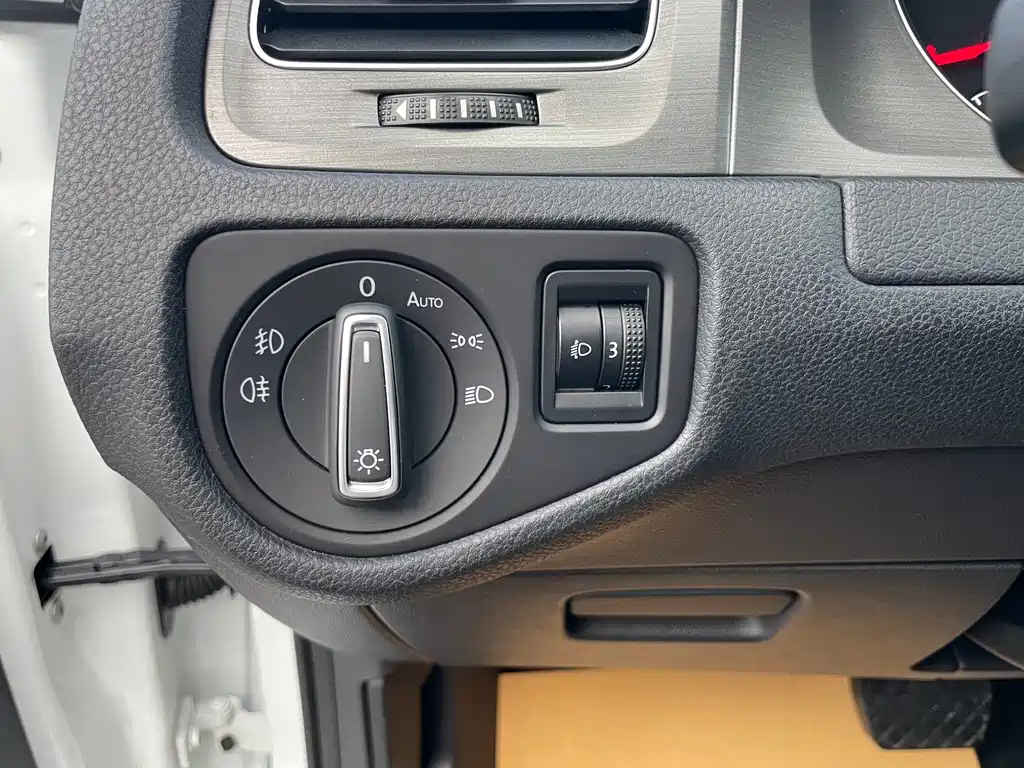 Volkswagen Golf — миниатюра 16