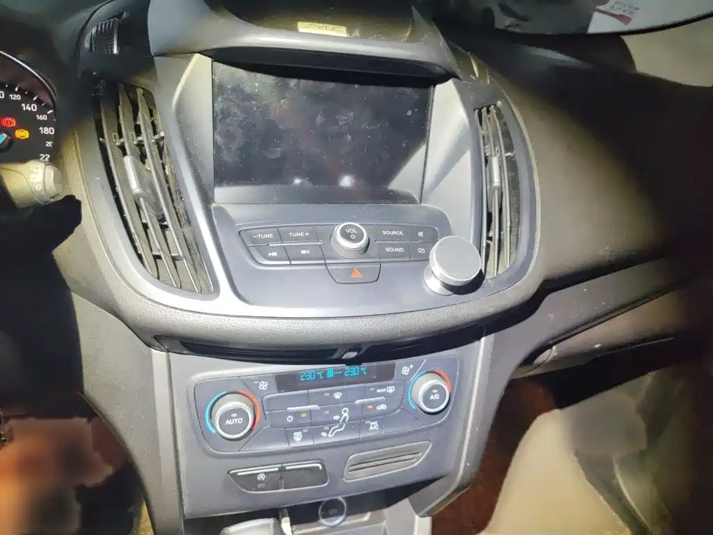 Ford Kuga — миниатюра 6
