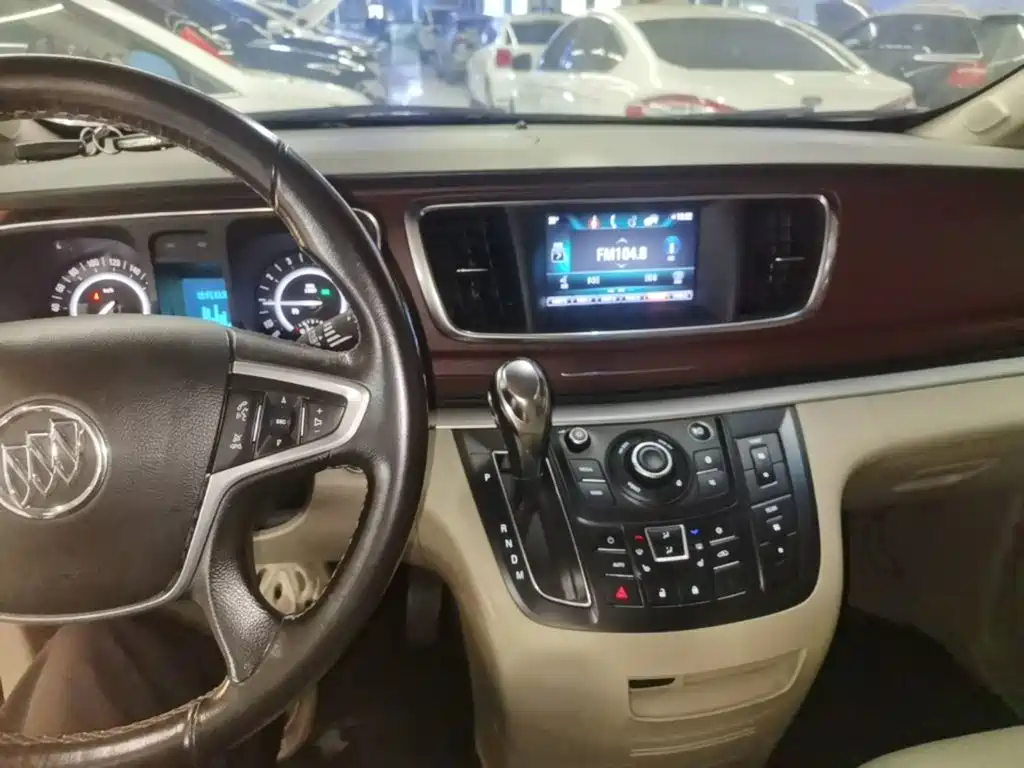 Buick GL8 — миниатюра 13