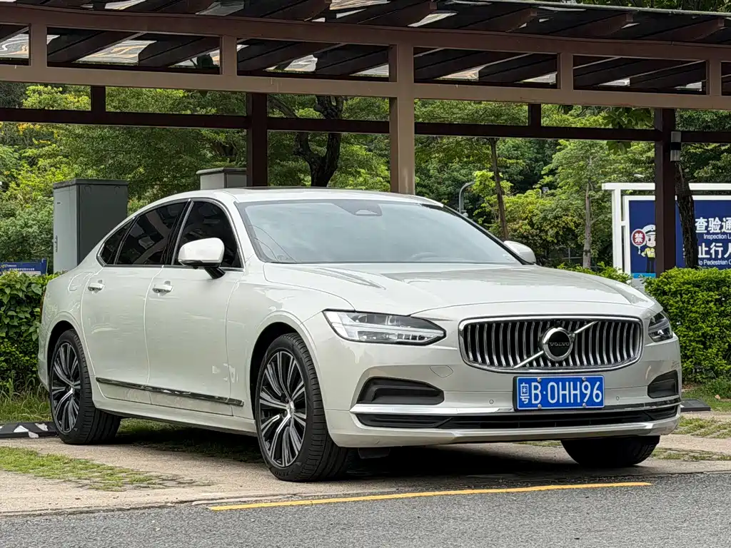 Volvo S90 2022 B5 Luxury