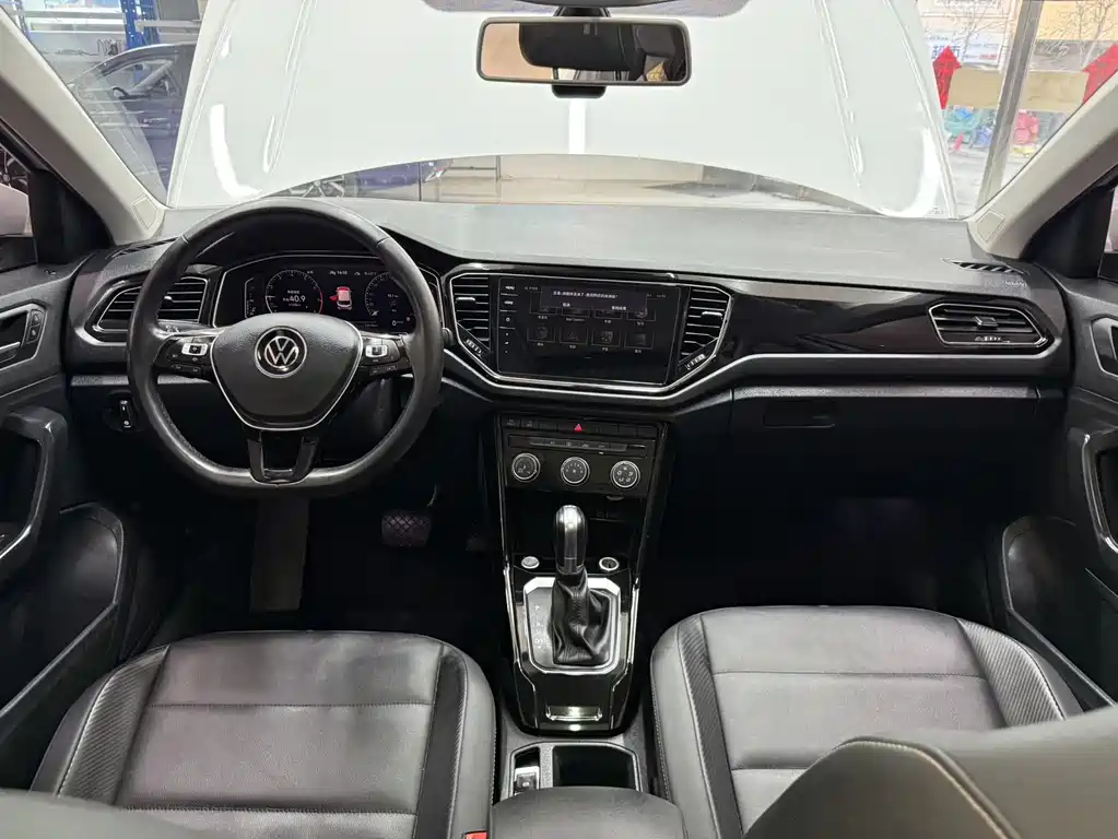 VOLKSWAGEN T ROC EXPLORING SONGS