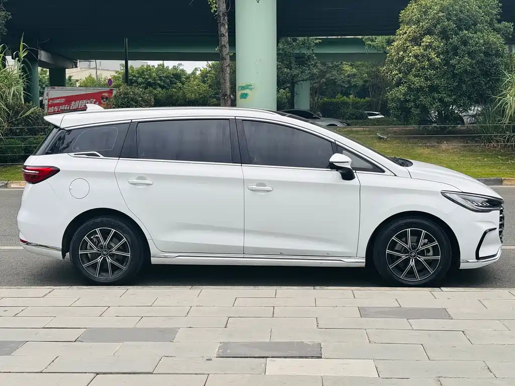 BYD MAX New Energy — миниатюра 4