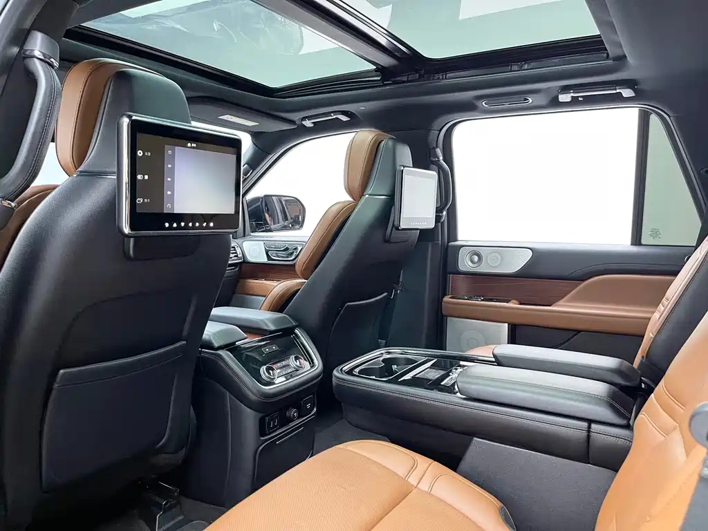 Lincoln Navigator — миниатюра 7