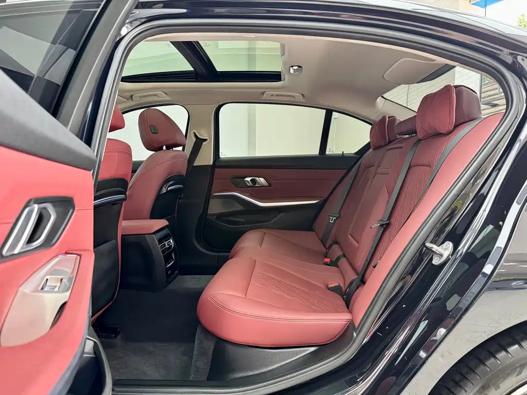 BMW 3 Series — миниатюра 8