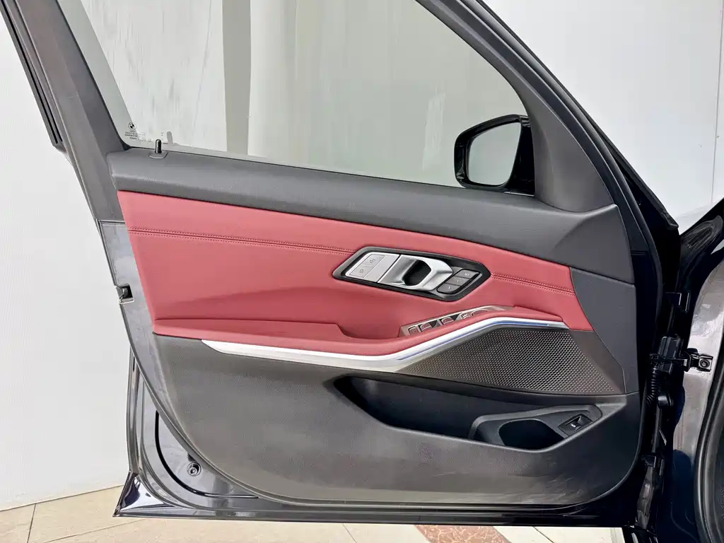 BMW 3 Series — миниатюра 7