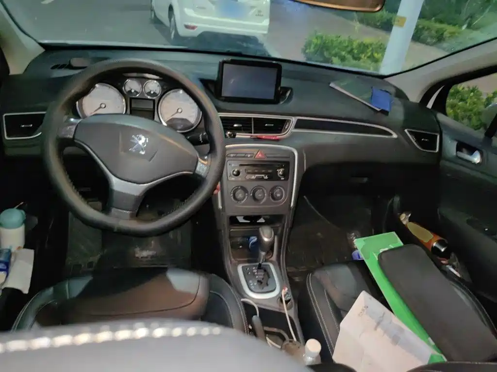 Peugeot 308 — миниатюра 10