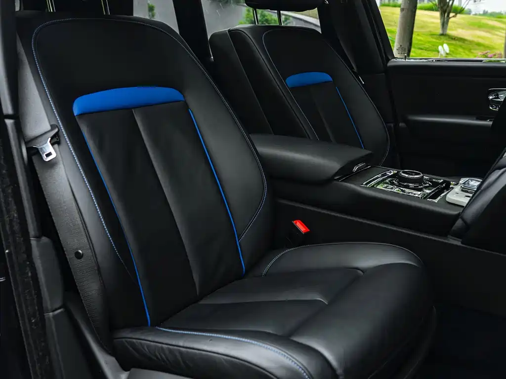 Rolls-Royce Cullinan 2018 мест