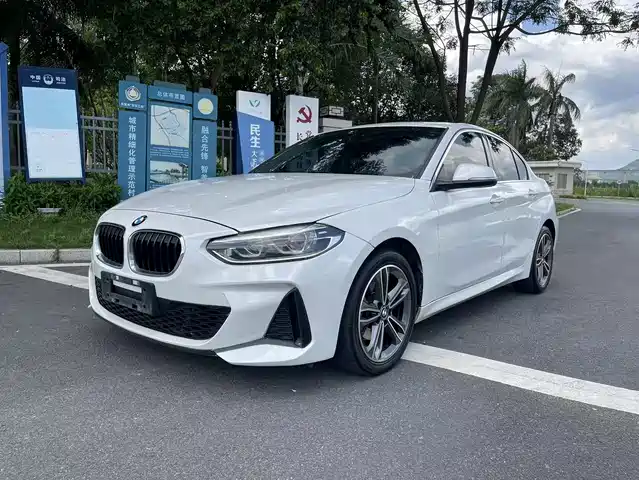 BMW  1 SERIES 2022