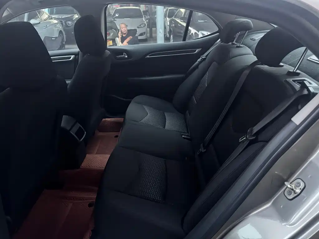 Citroen C4L — миниатюра 7