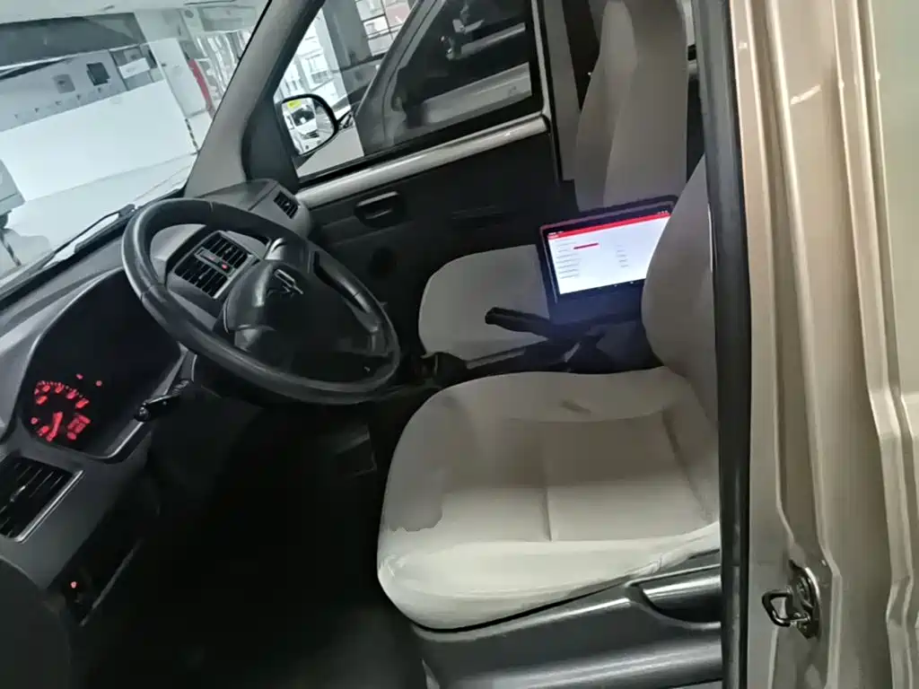 Wuling Rongguang — миниатюра 15