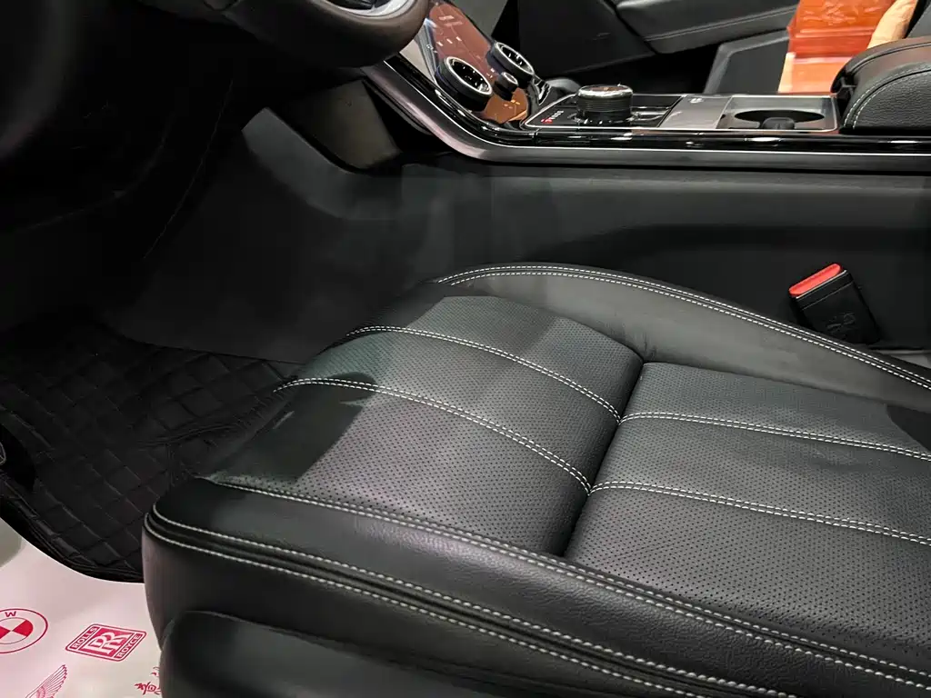 Land Rover Velar — миниатюра 11