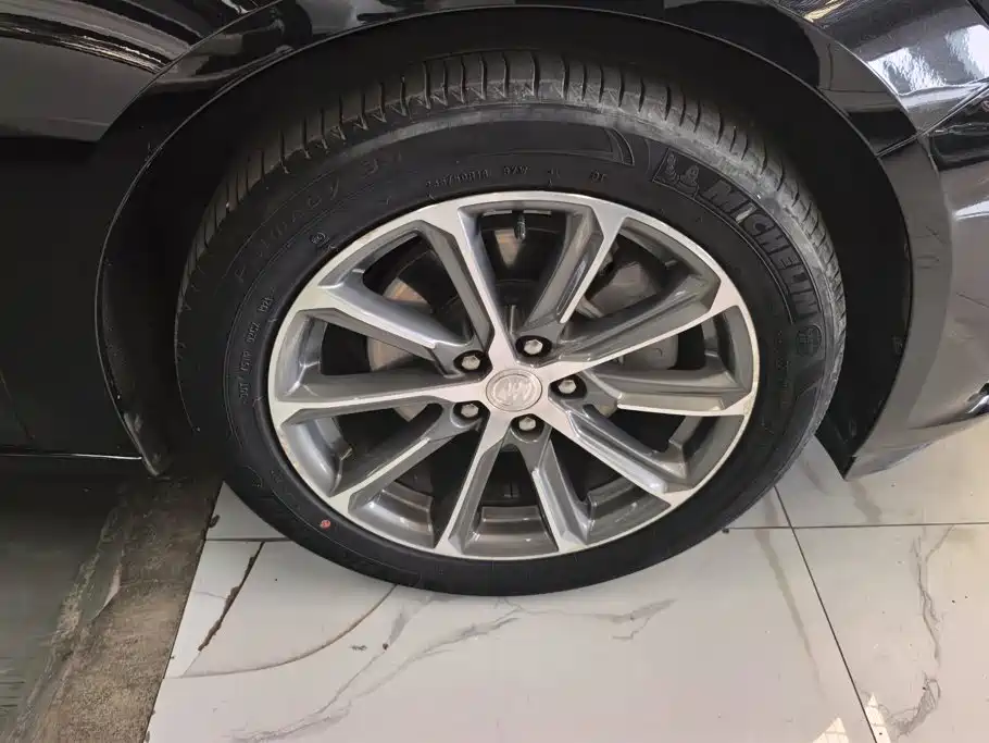 Buick LaCrosse — миниатюра 6