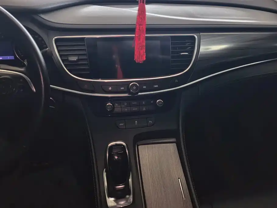 Buick LaCrosse — миниатюра 13