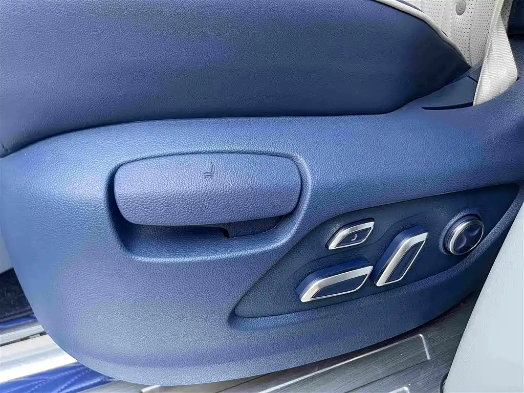 Roewe iMAX8 — миниатюра 16