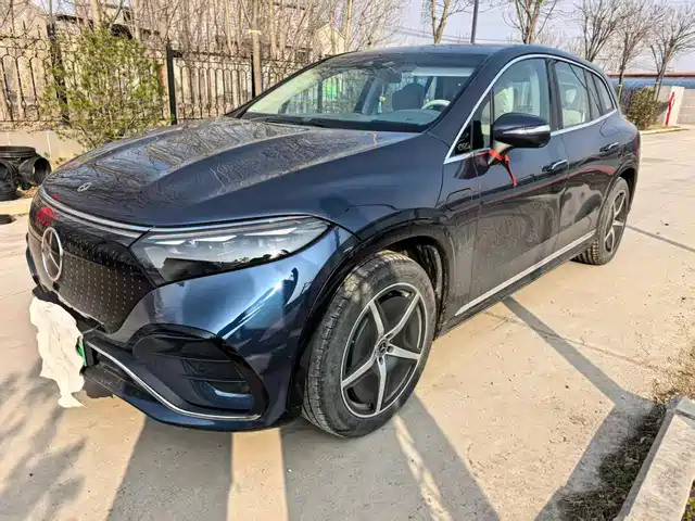 MERCEDES-BENZ EQS SUV 2026