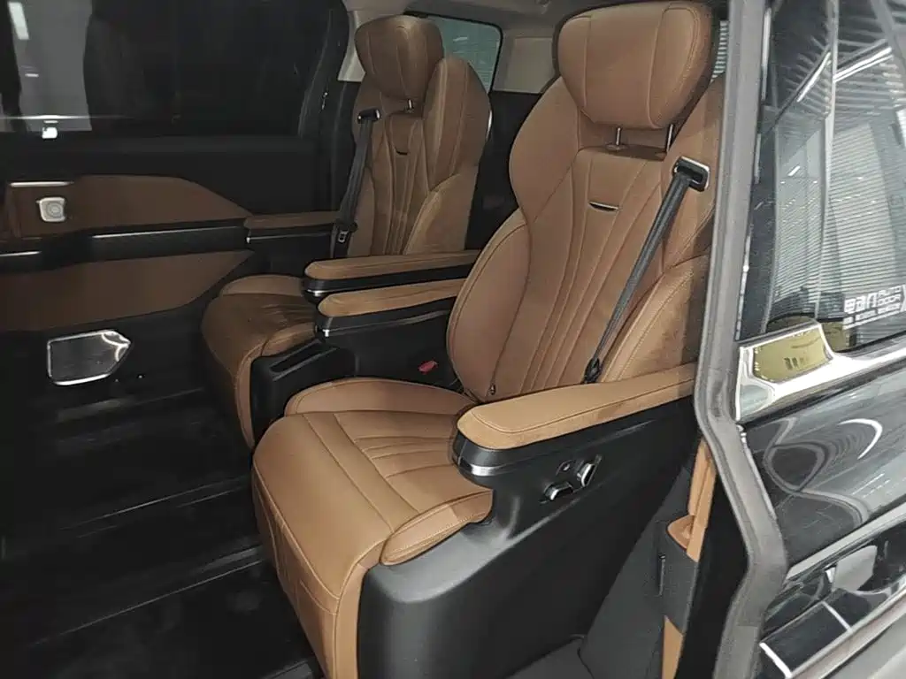 Hongqi Hongqi HQ9 PHEV — миниатюра 17