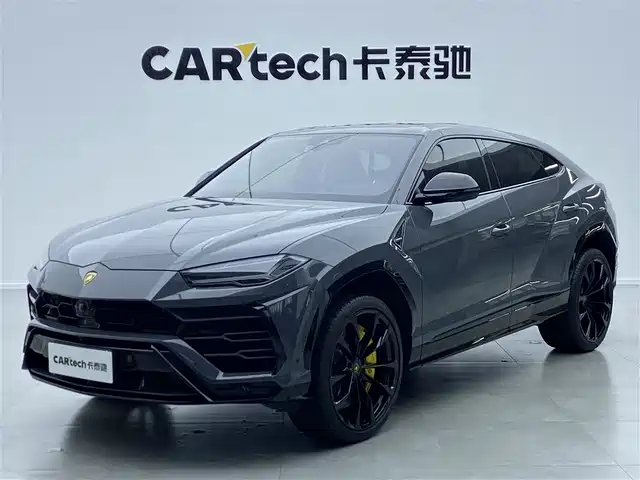 LAMBORGHINI URUS 2021