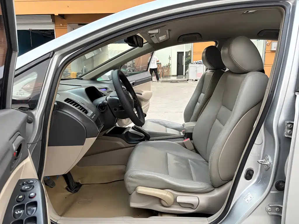 Honda Civic — миниатюра 5
