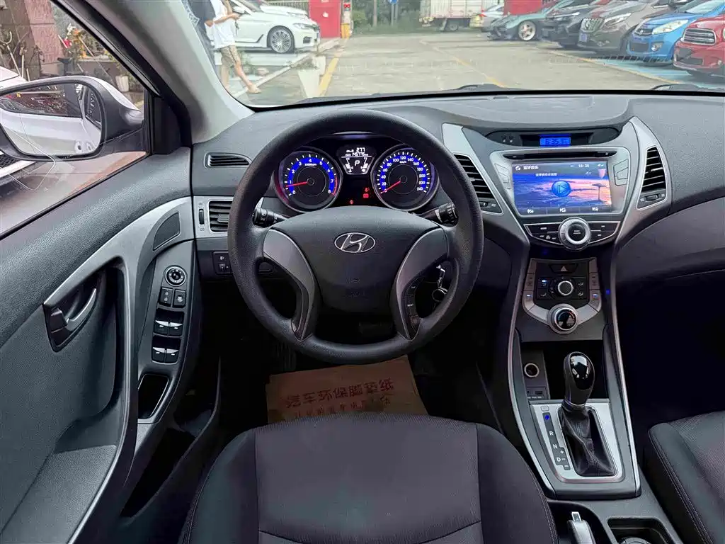 Hyundai Elantra Langdong — миниатюра 9