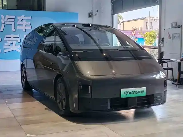 Li Auto Li MEGA — миниатюра 3