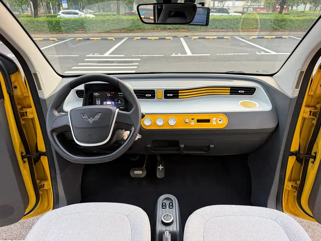 Wuling MINIEV — миниатюра 13