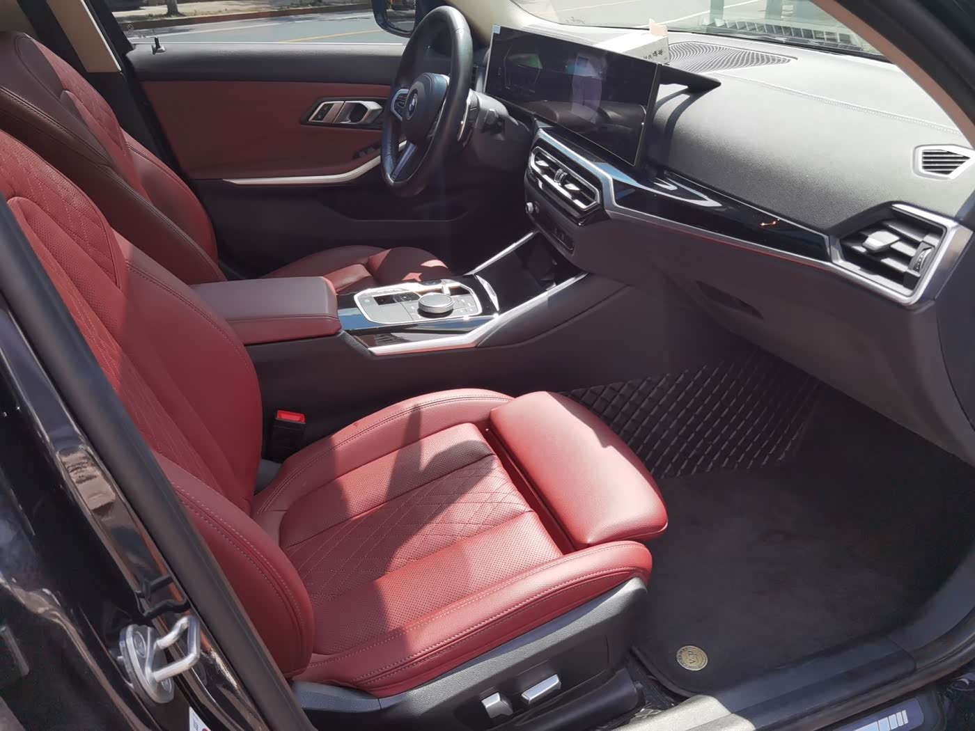 BMW 3 Series 2.0 л 2023 г. Чёрный, пробег 43000 км