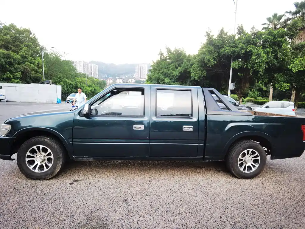 Isuzu Pickup — миниатюра 5
