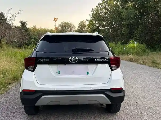 Toyota Yaris L — миниатюра 9