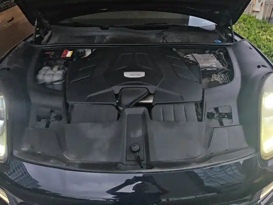 Porsche Cayenne — миниатюра 10