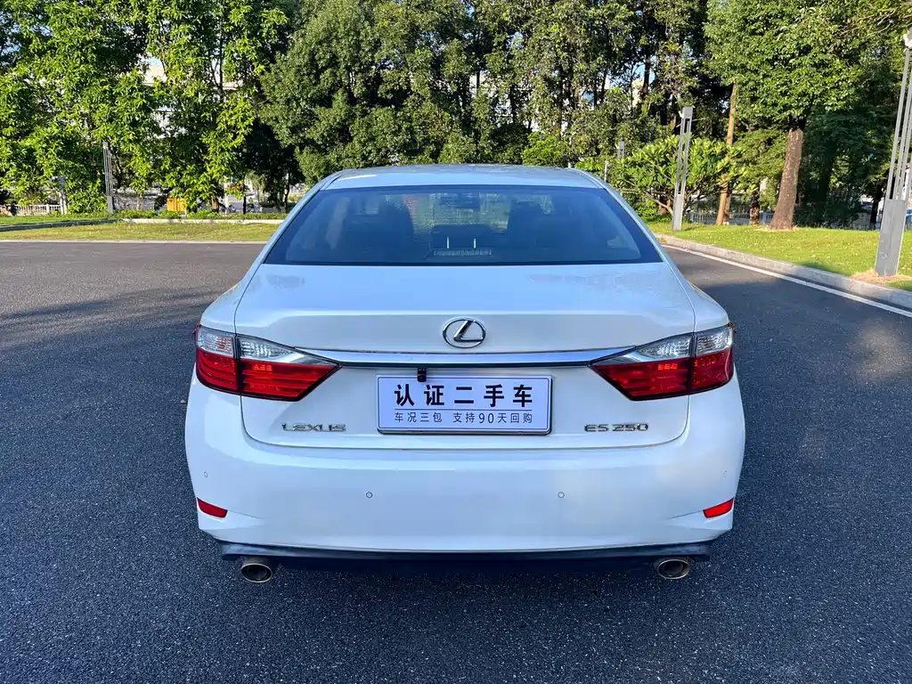 Lexus ES — миниатюра 5