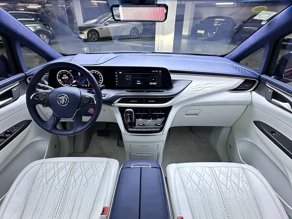 Buick GL8 — миниатюра 10