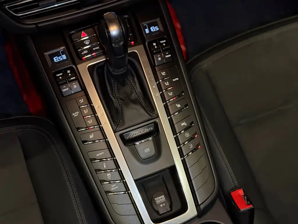 Porsche Macan — миниатюра 12
