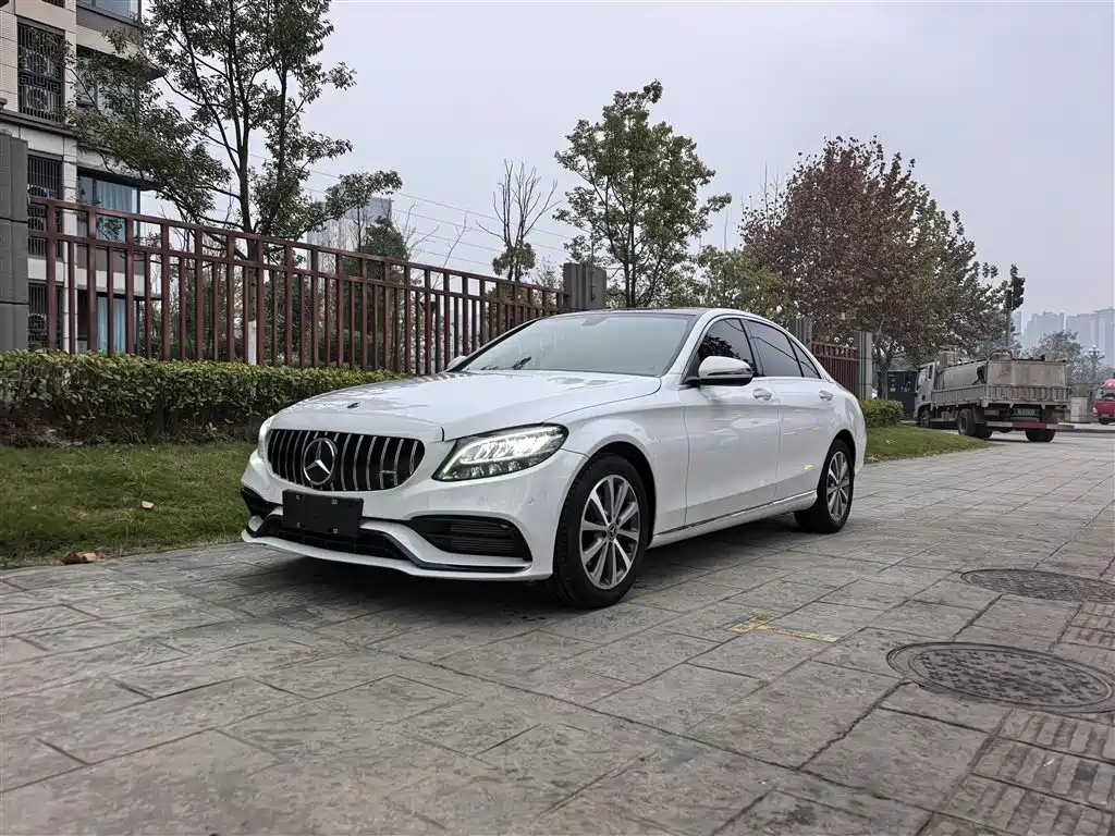 Mercedes-Benz C-Class 2022