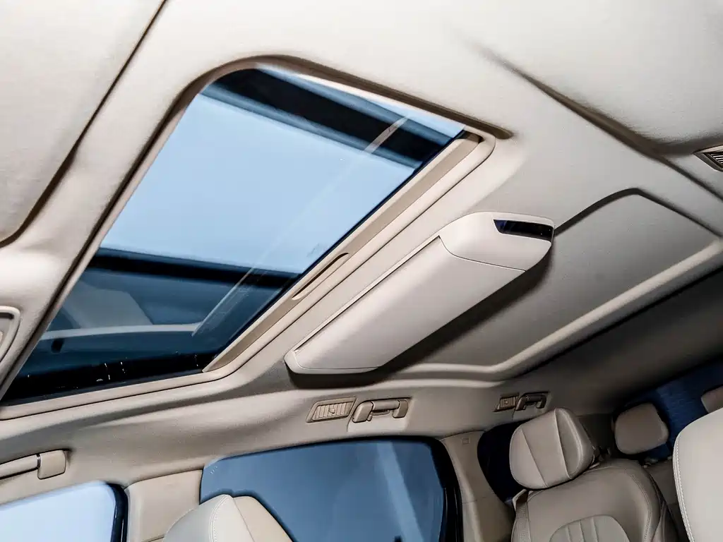 Buick GL8 Hybrid — миниатюра 19